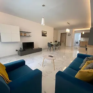  Appartamento Centrally Located