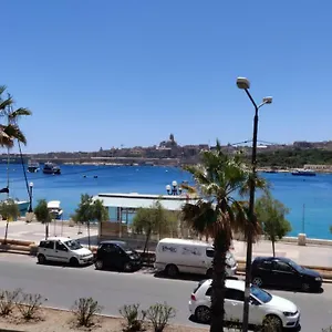 sliema-sea-front-balcony.hotelssaintjulians.com/